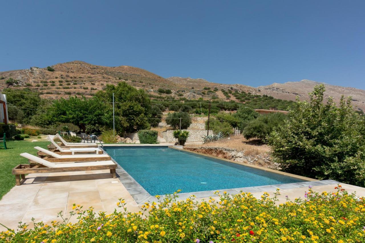 Agarathos Traditional Rooms With Pool Kalivianí Kültér fotó