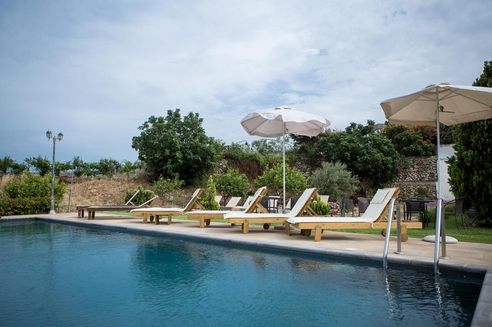 Agarathos Traditional Rooms With Pool Kalivianí Kültér fotó