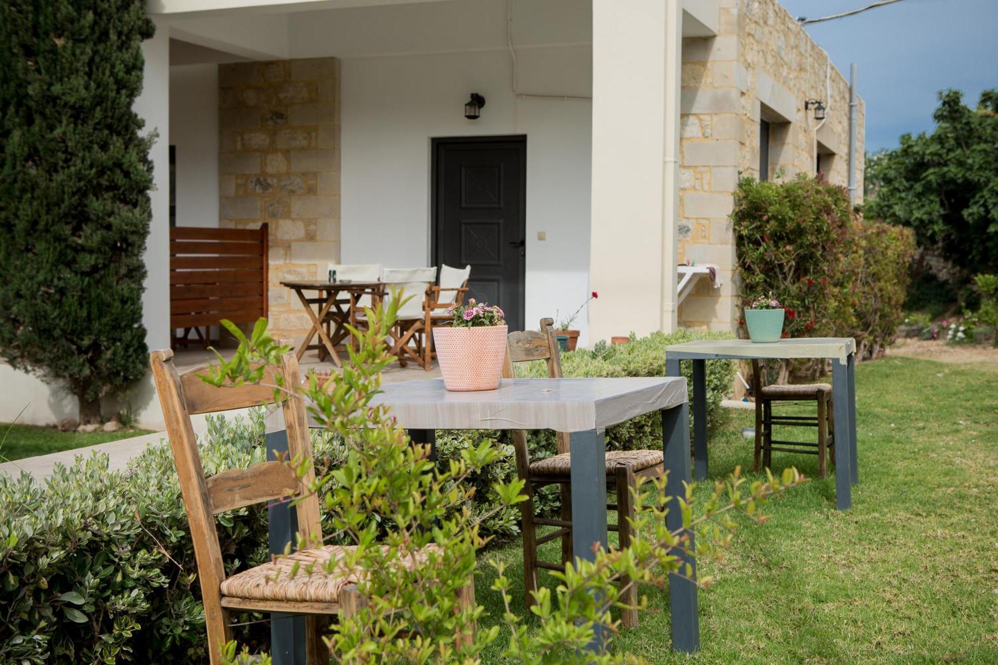 Agarathos Traditional Rooms With Pool Kalivianí Kültér fotó