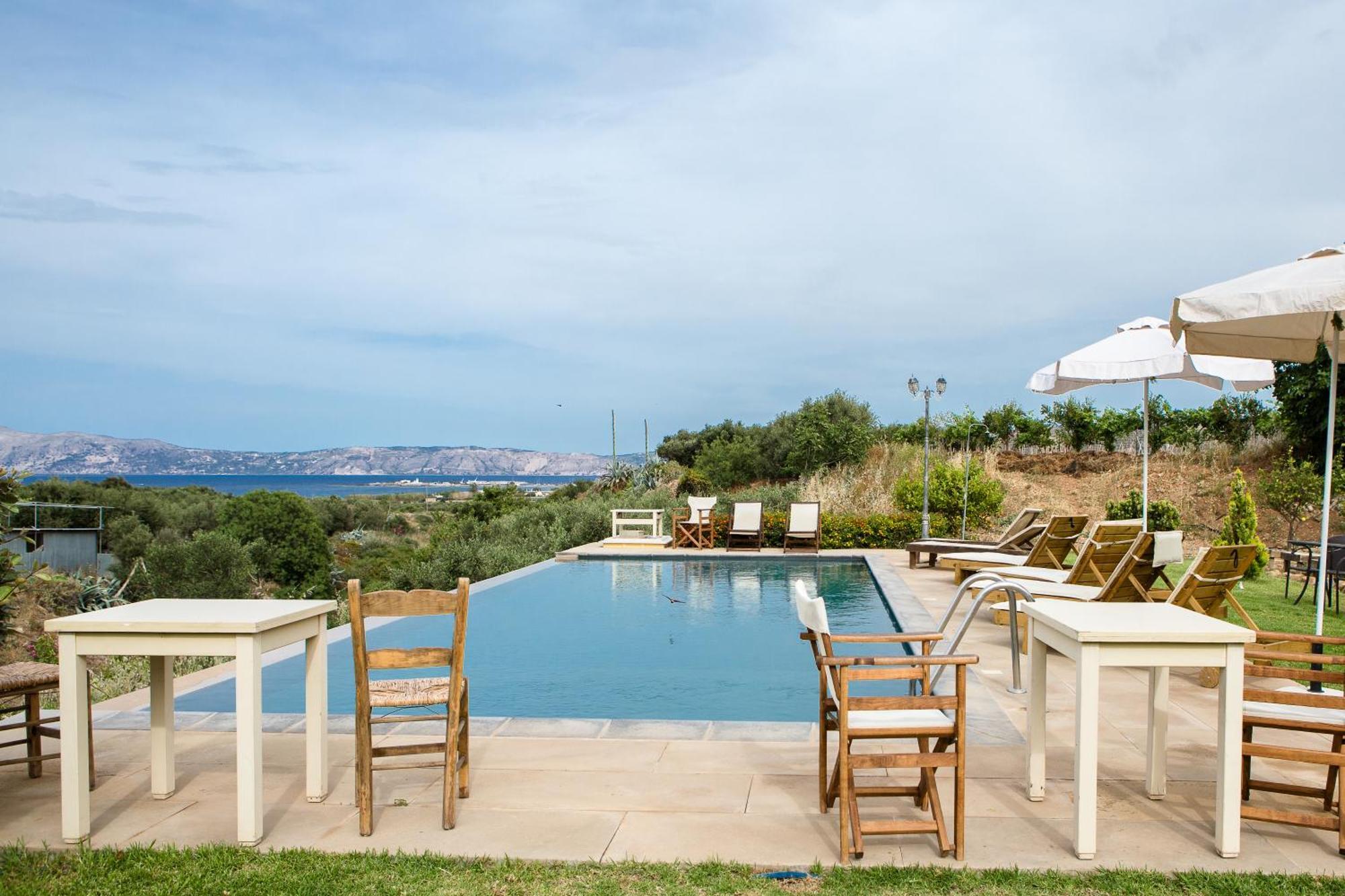 Agarathos Traditional Rooms With Pool Kalivianí Kültér fotó