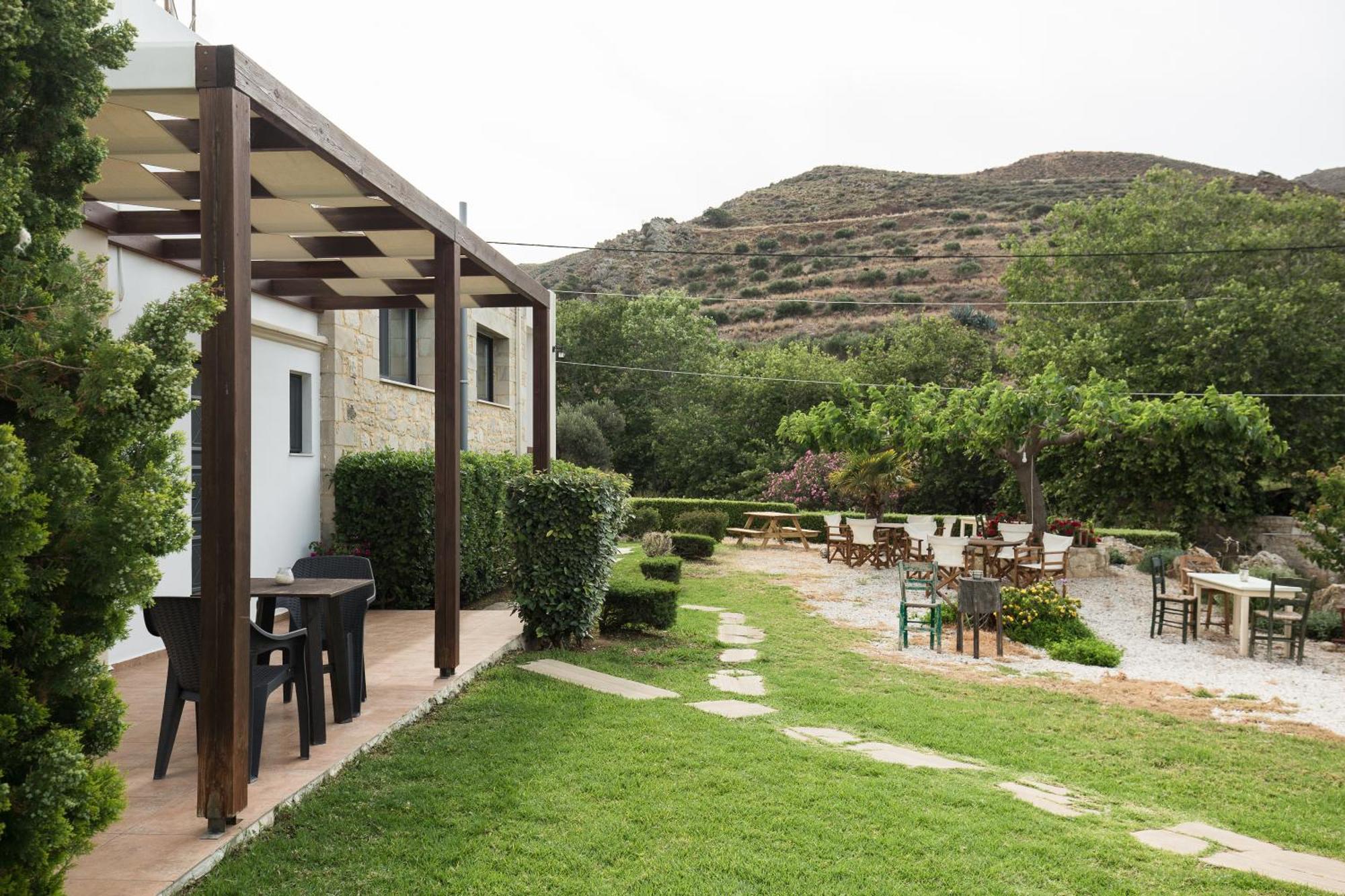 Agarathos Traditional Rooms With Pool Kalivianí Kültér fotó